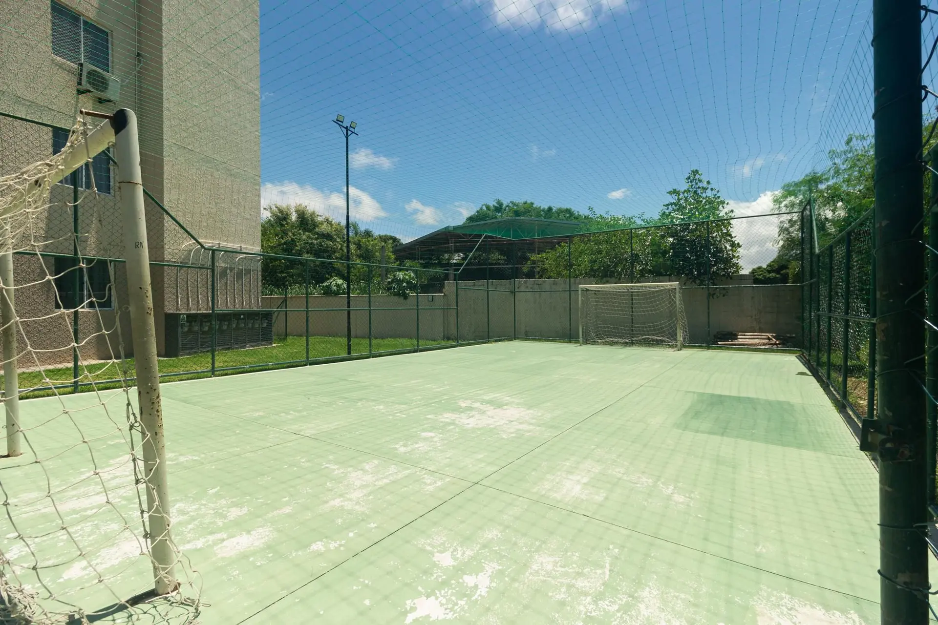 Apartamento com 2 quartos e piscina no condomínio — photo 11