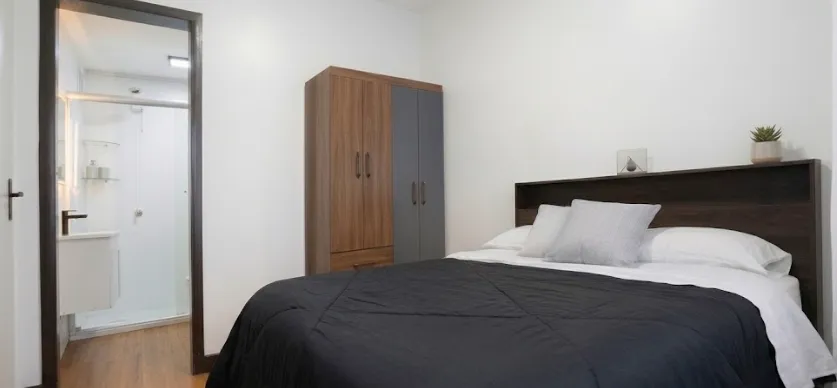 Furnished 1-bedroom apartment with 1 parking spot — photo 4