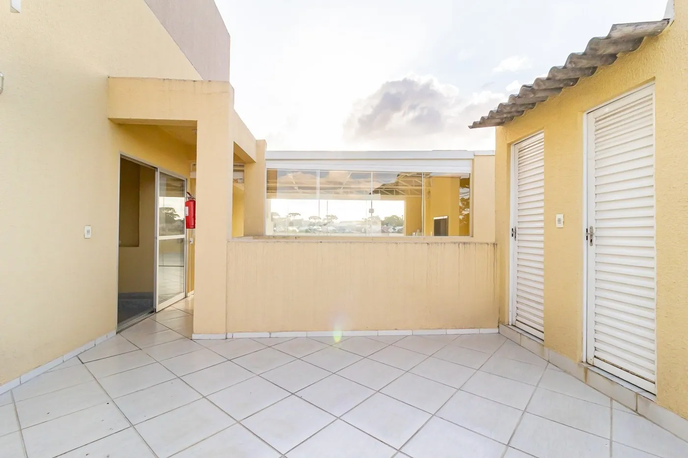 3-bedroom apartment with a home office in Curitiba — photo 15