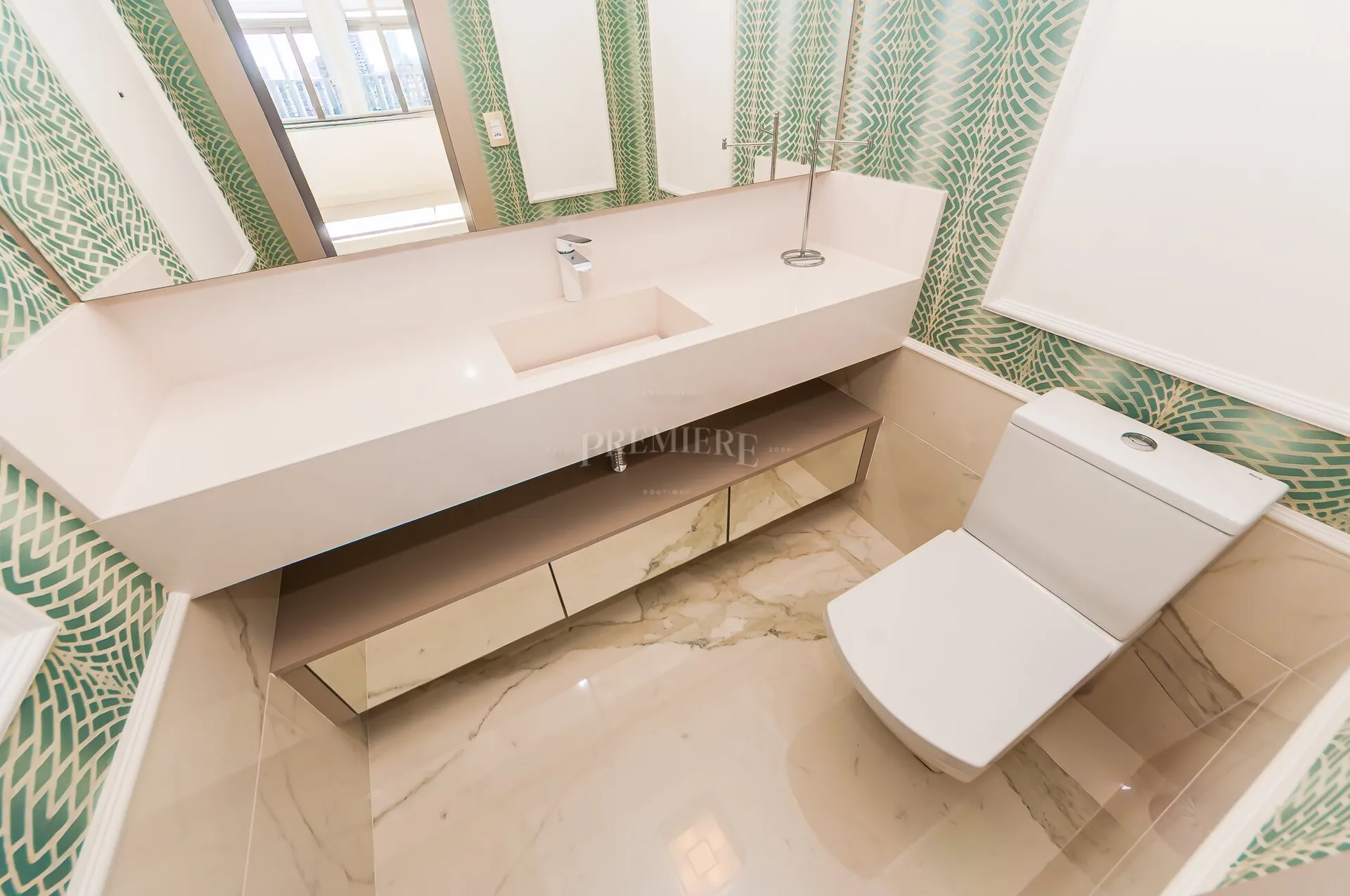 Furnished 2-bedroom apartment with 3 bathrooms — photo 28