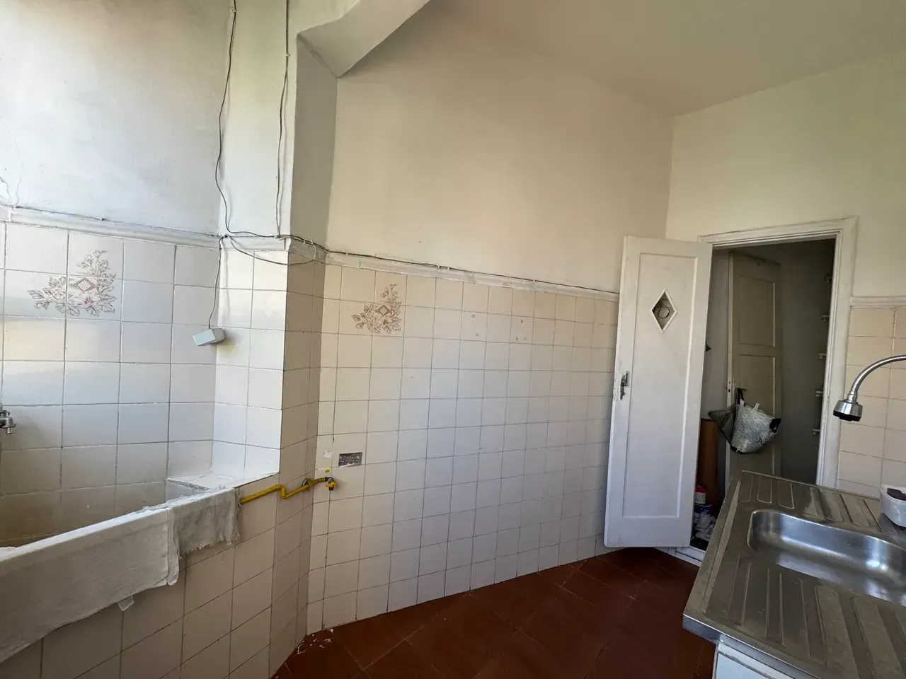 Apartment on the 6th floor with wood or laminate floors — photo 23