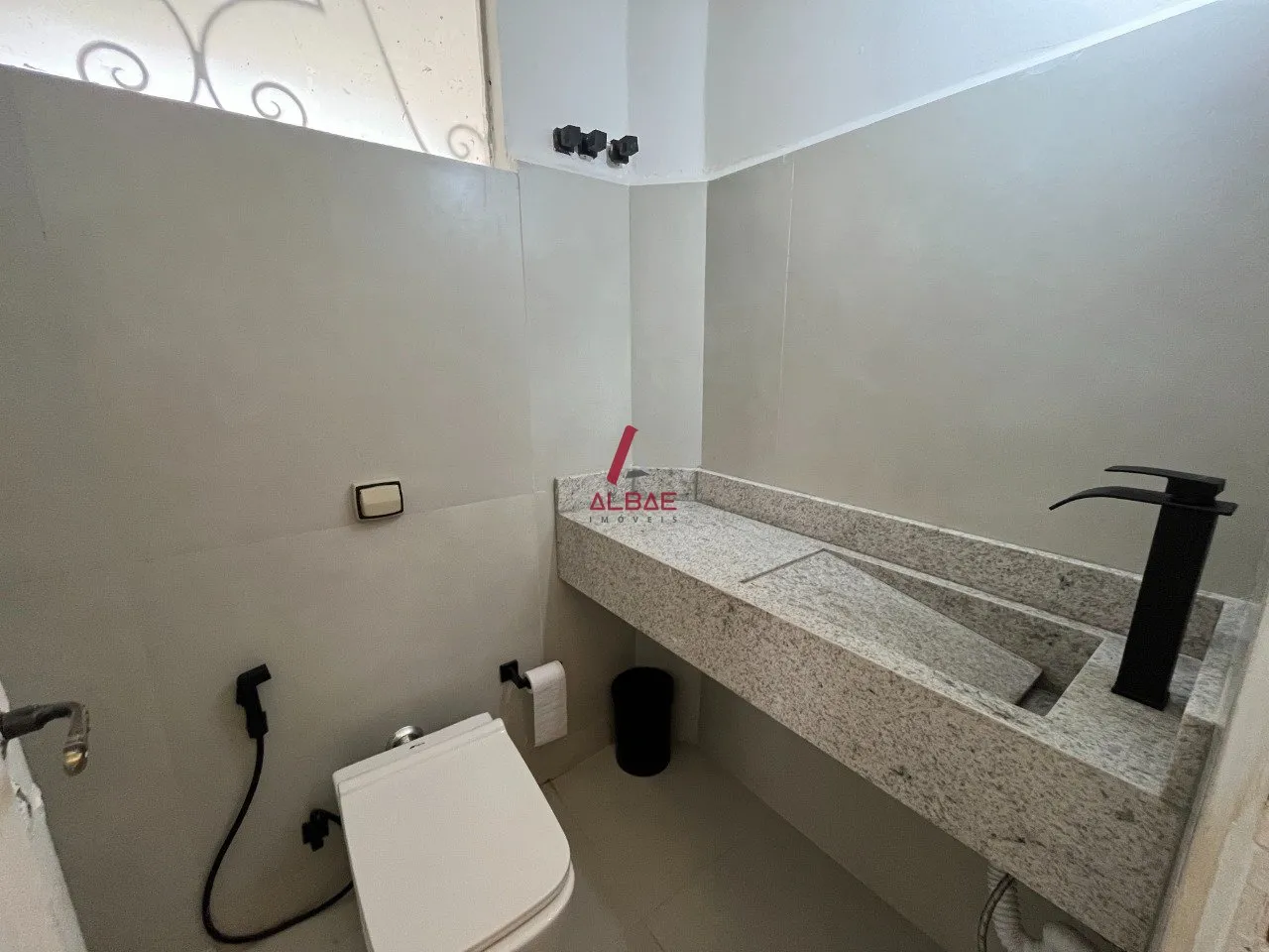 3-bedroom apartment with glassed-in balcony windows — photo 21