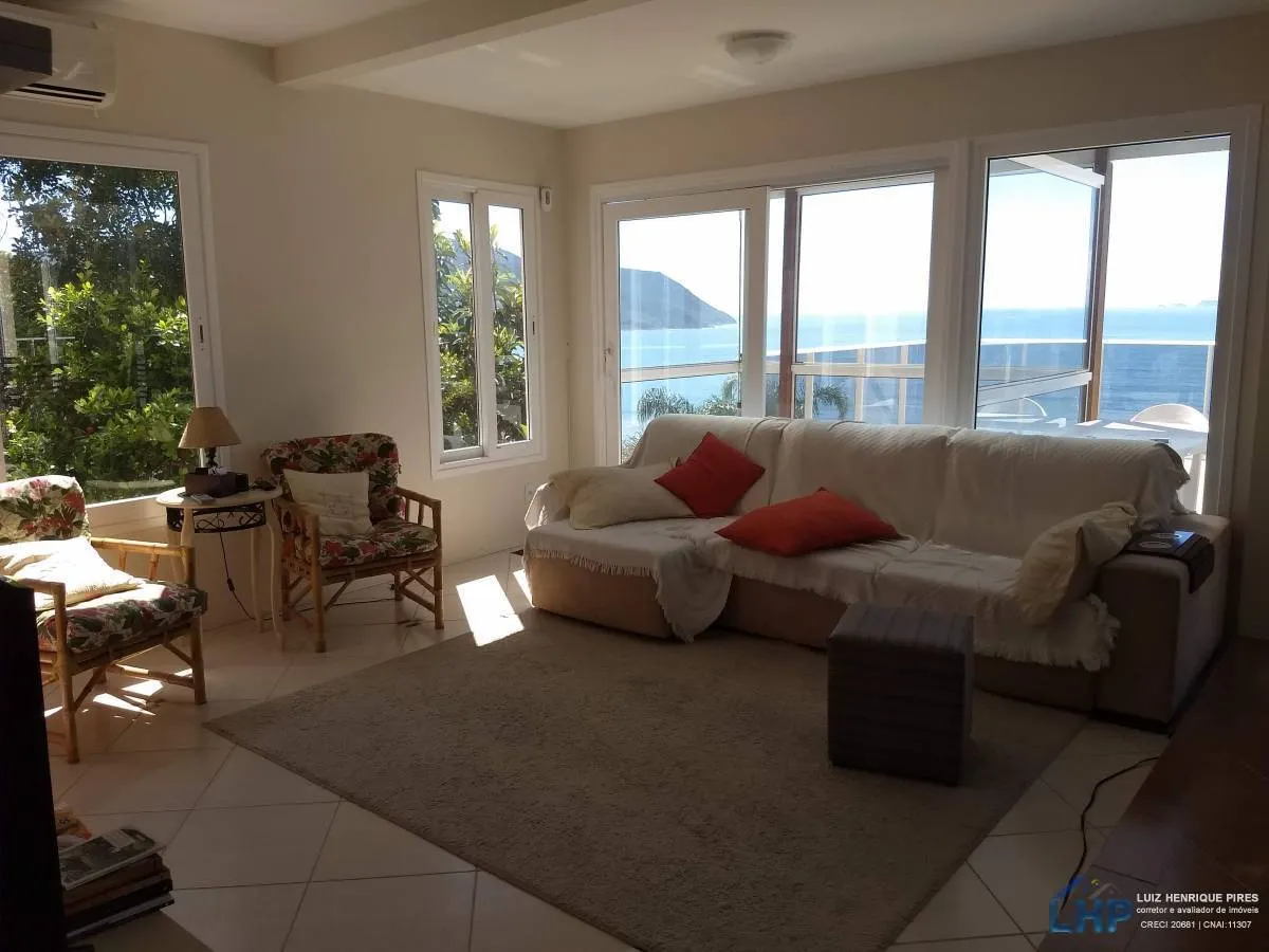 5-bedroom house with a water view in Florianópolis — photo 7