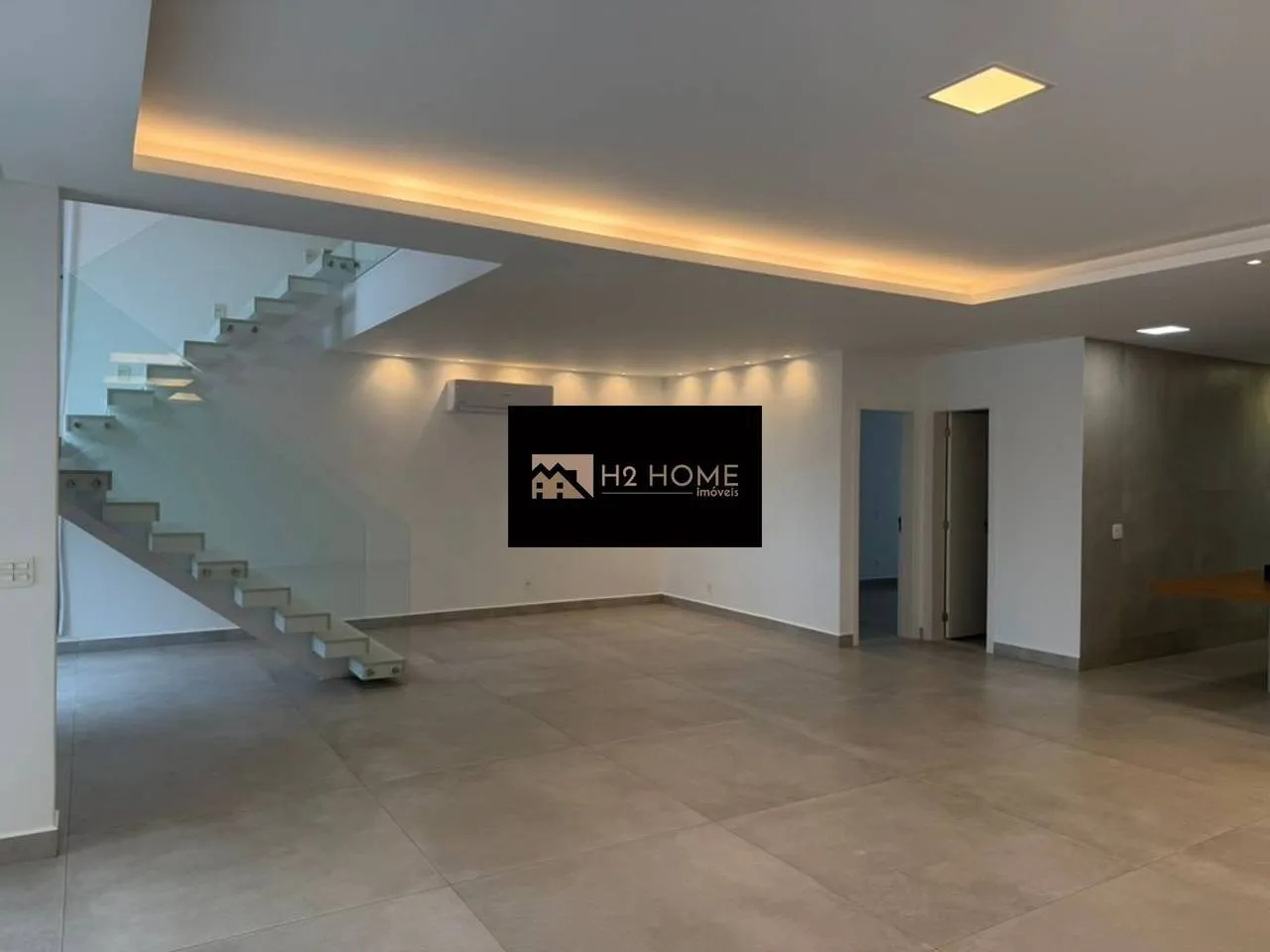 Garden in a 4-bedroom house, 290 m² — photo 45