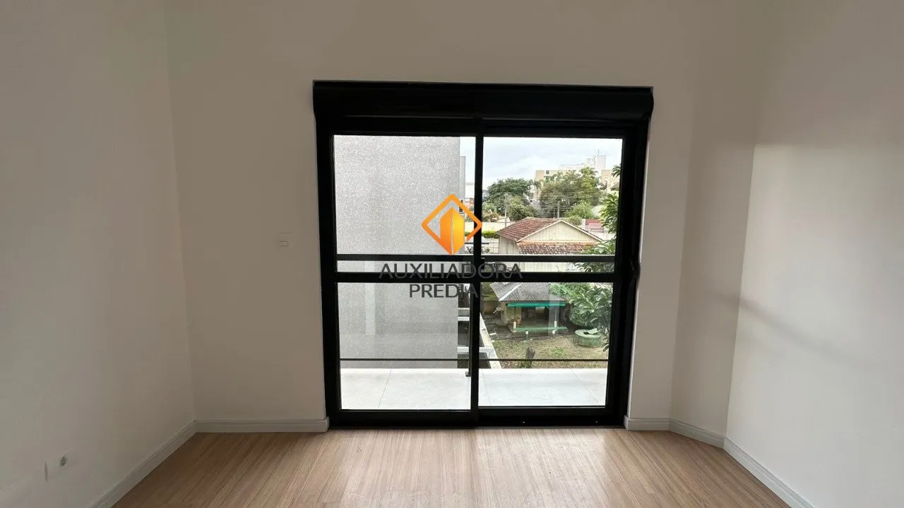 House with 3 bedrooms and a balcony — photo 24