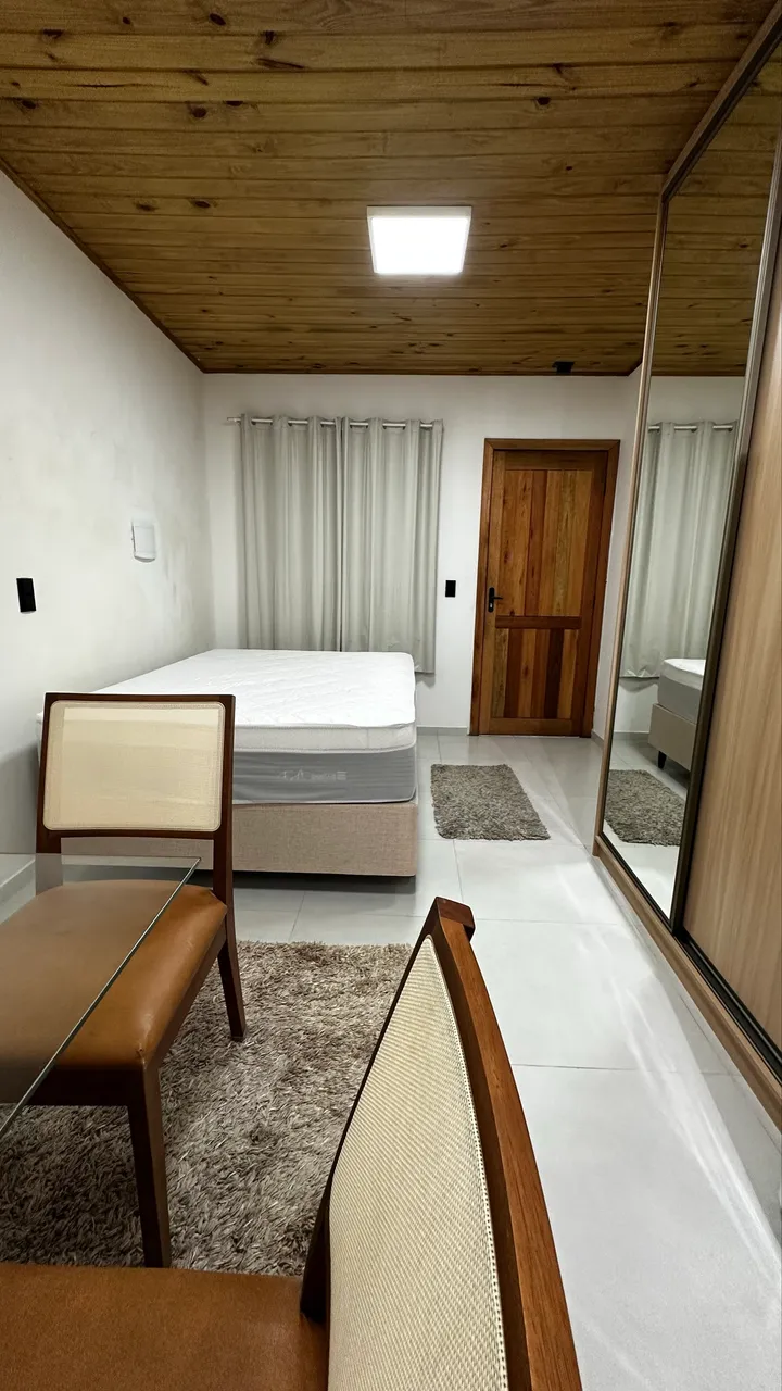Furnished loft with 1 bedroom and open-plan gas kitchen — photo 2