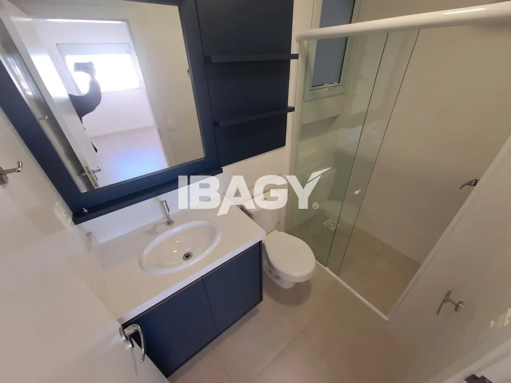 2-bedroom apartment with open-plan kitchen and parking — photo 11