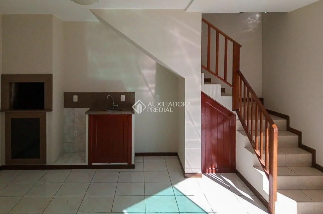 House with 3 bedrooms and 2 baths, on floor 2 — photo 2