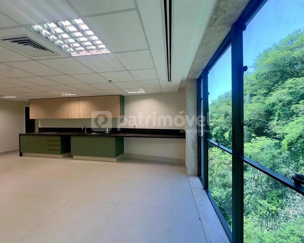 Sala comercial de 779 m², 1 quarto e 6 banheiros — photo 13