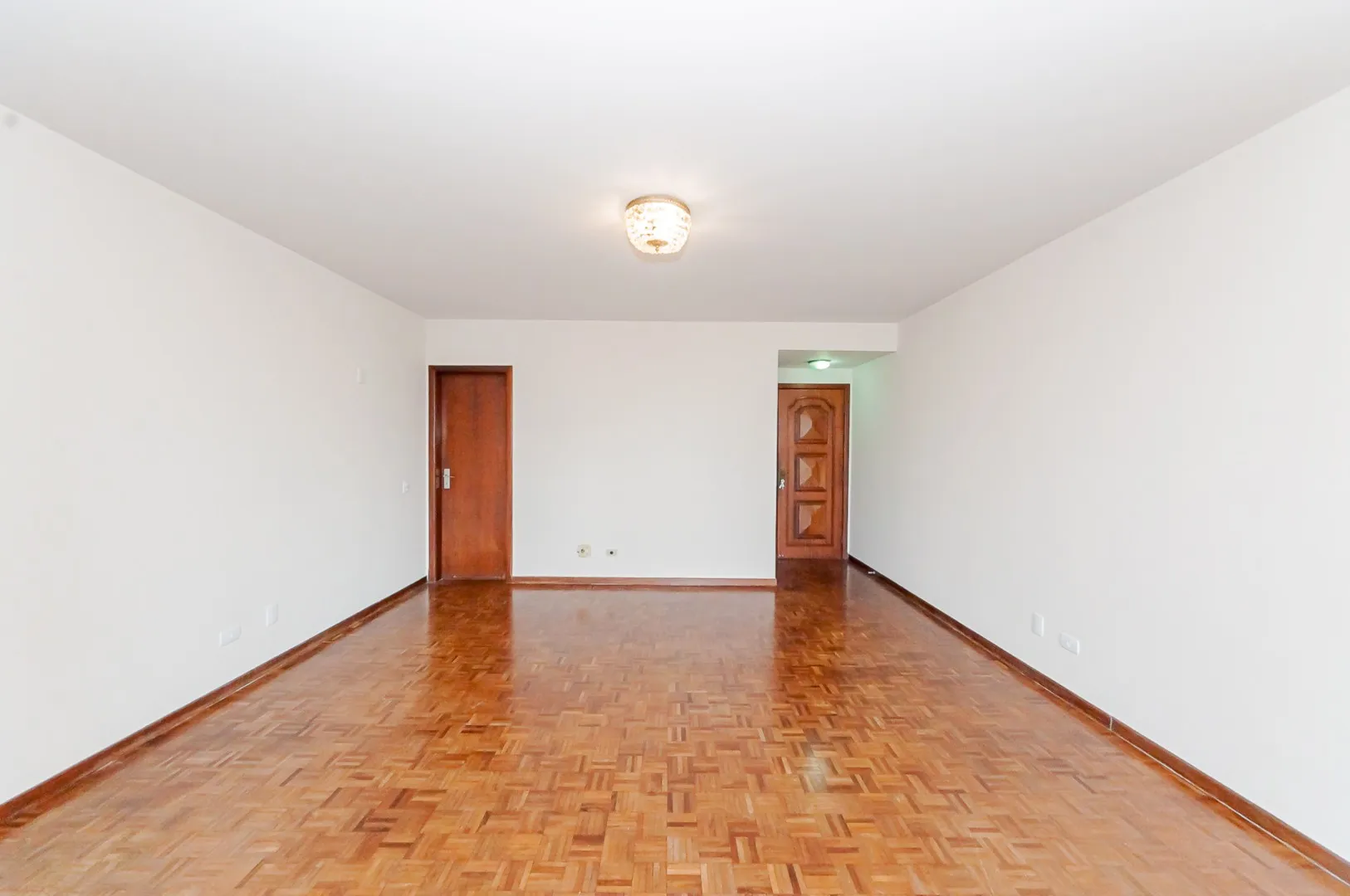 4-bedroom 239 m² apartment with 2 parking spots and 1 suite — photo 27