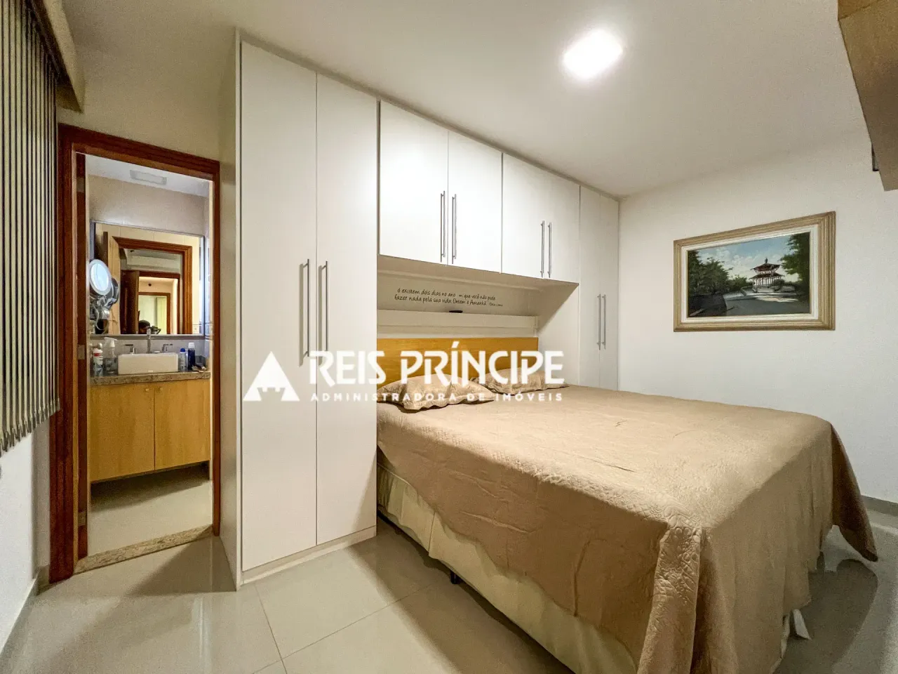 Furnished apartment with 5 bedrooms and a balcony — photo 3