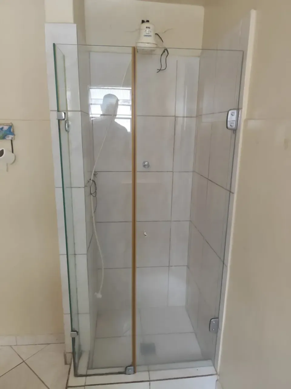 Unfurnished apartment with 2 bedrooms and a glass shower — photo 4