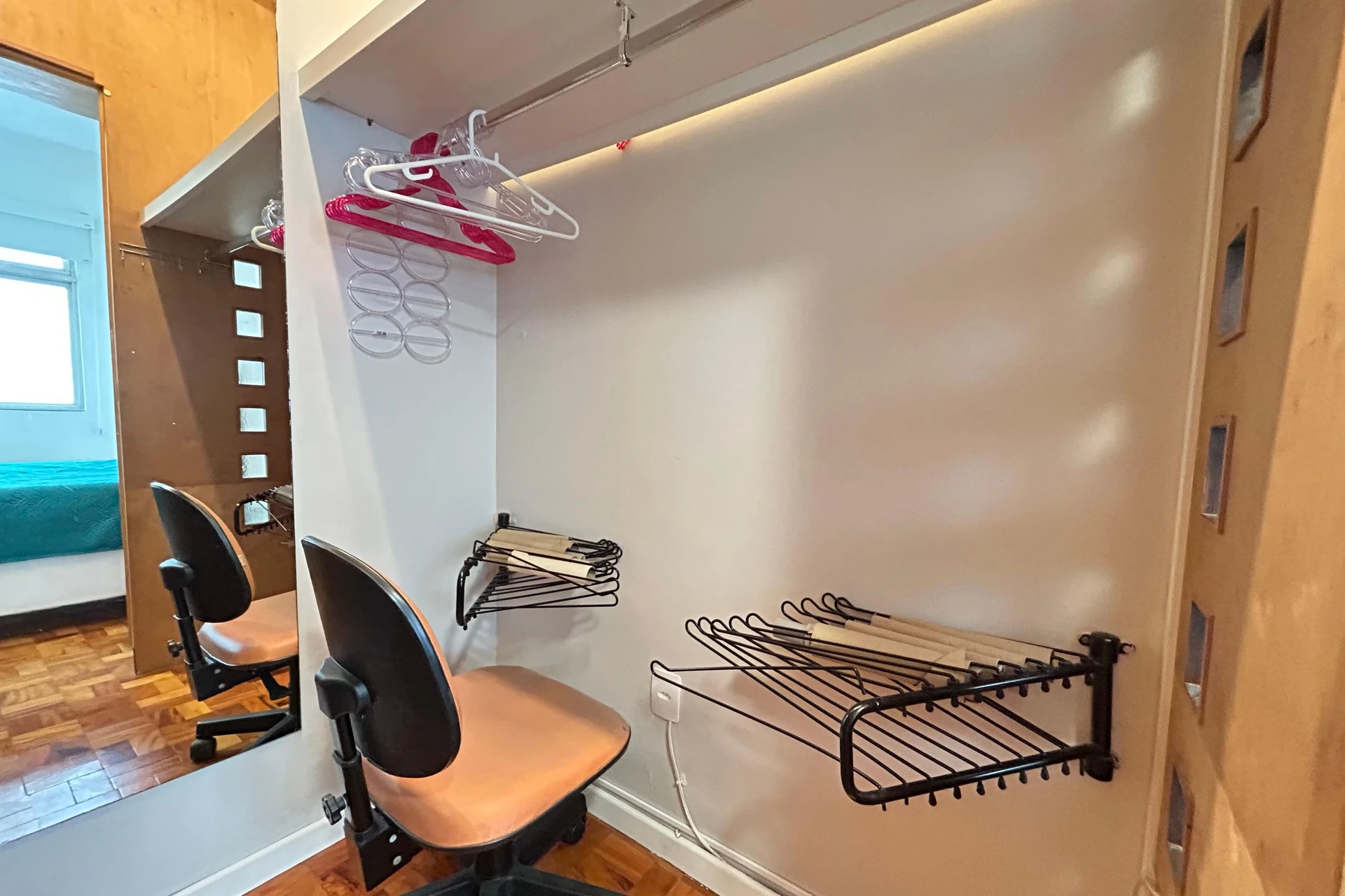 Furnished apartment, 86 m², with a walk-in closet — photo 16