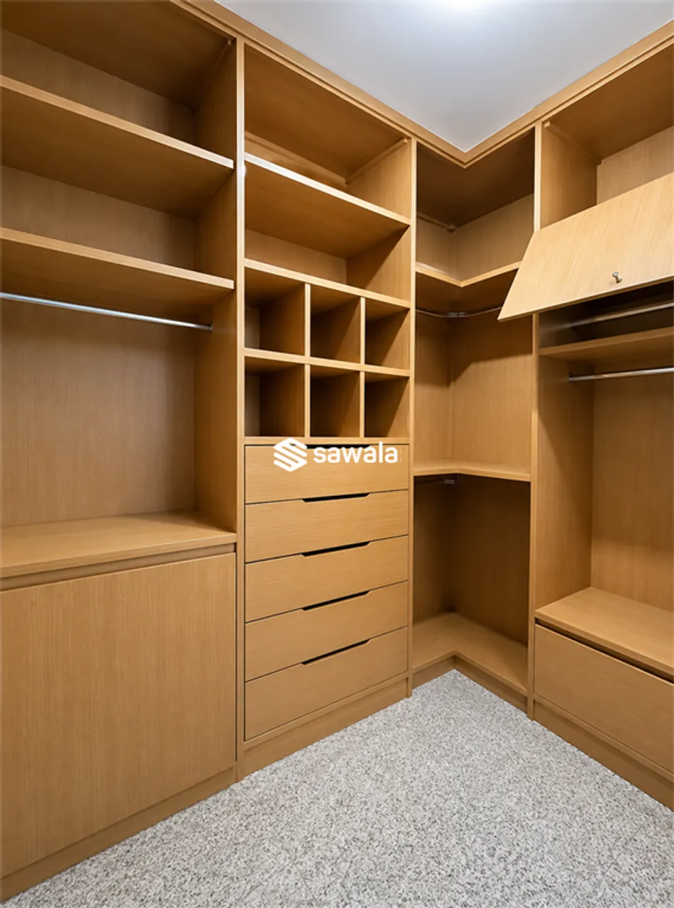 House with 5 bedrooms and a gas open-plan kitchen — photo 18