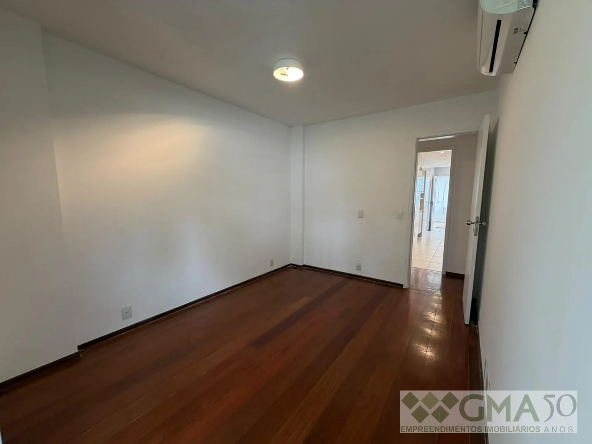 Apartment, 133 m², with a glass-enclosed balcony — photo 4