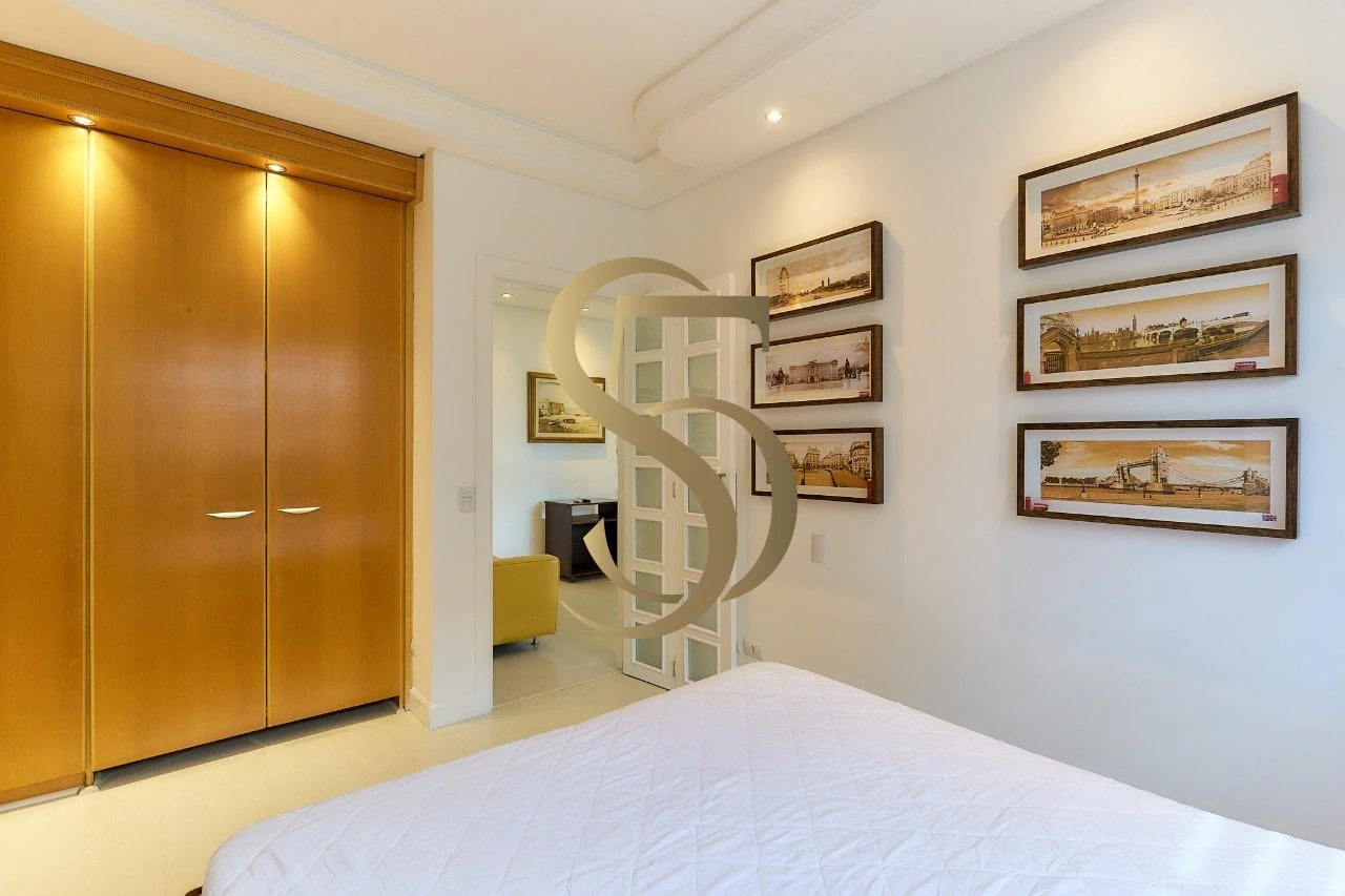Bathtub in a one-bedroom apartment, 103 m² — photo 7