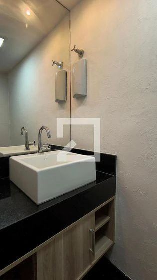 3-bedroom apartment in a building with a gym — photo 33