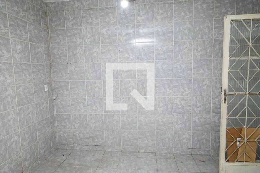 3-bedroom house with private garden and laundry area — photo 7