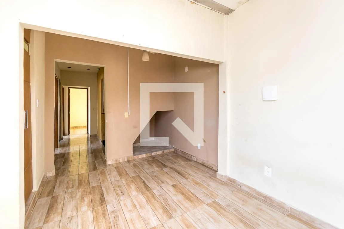 Balcony with a grill in a 3-bedroom apartment, 80 m² — photo 55