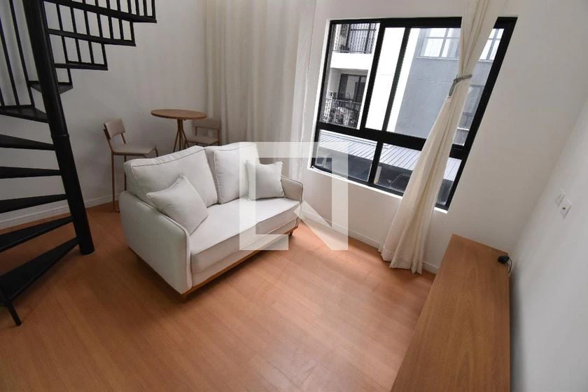 Furnished apartment, 36 m², with wood or laminate floors — photo 12