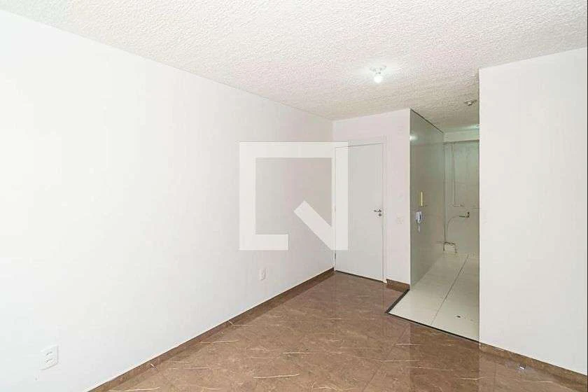 Apartamento de 2 quartos com armários na cozinha — photo 3