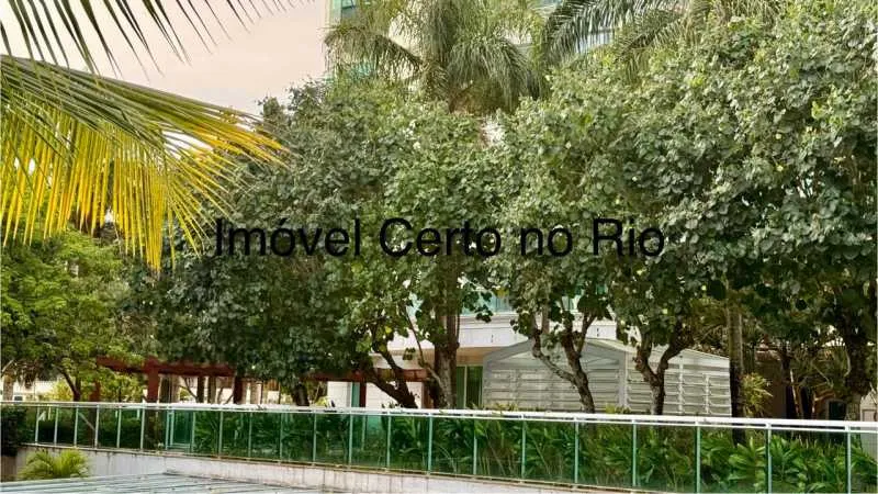 Apartment with 4 bedrooms and a glass-enclosed balcony — photo 19