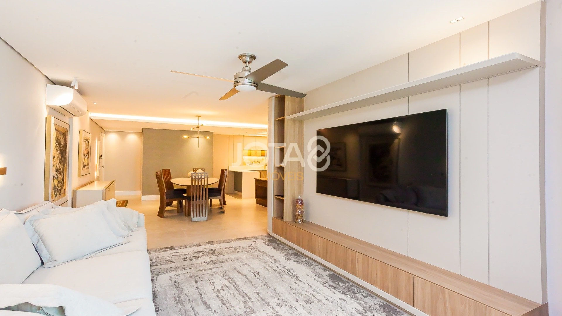 199 m² apartment with 2 bedrooms and a suite, 2 parking — photo 21
