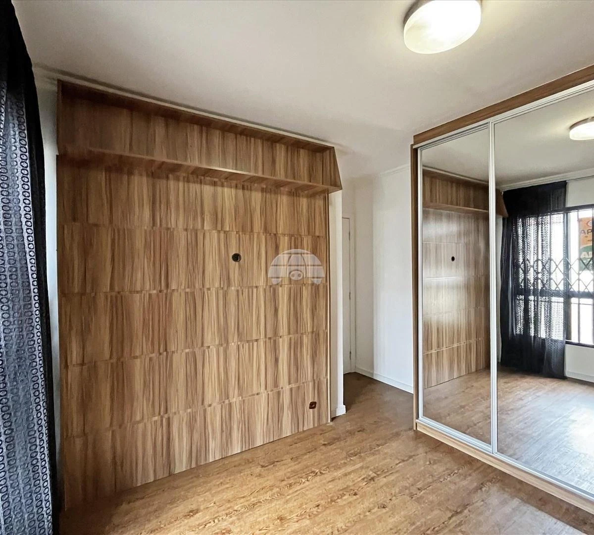 Apartment, 46 m², with wood or laminate floors — photo 9