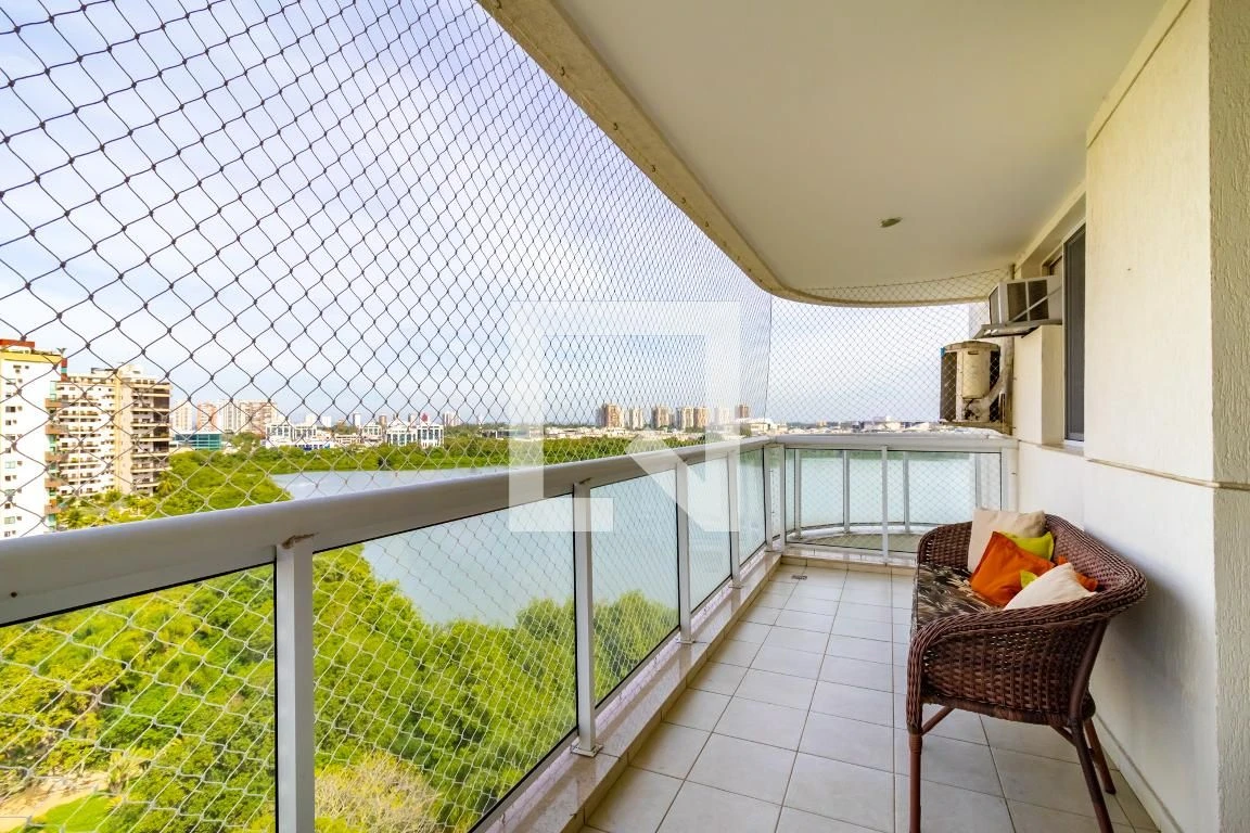 Apartamento mobiliado com 2 quartos, varanda e vaga — photo 9