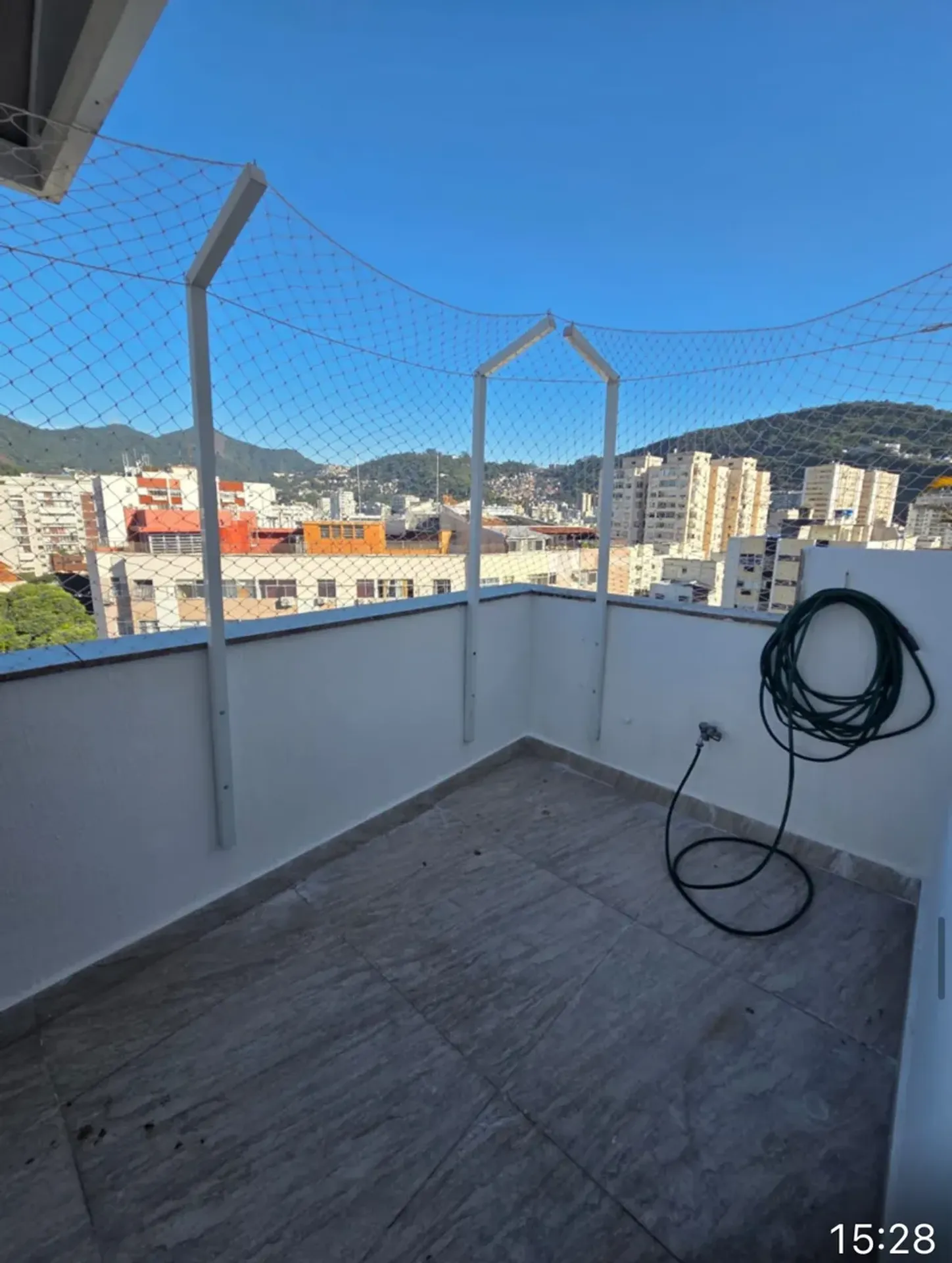 Unfurnished 3-bedroom apartment with terrace views — photo 13
