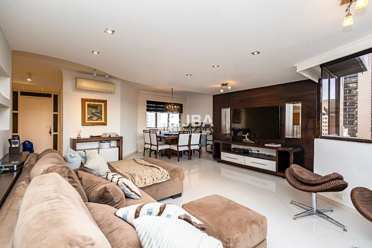 Квартира 226 м² з 3 спальнями та кухнею відкритого плану — photo 4