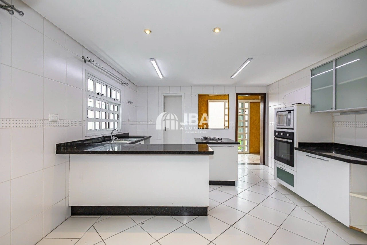 House, 205 m², with a bathtub — photo 2