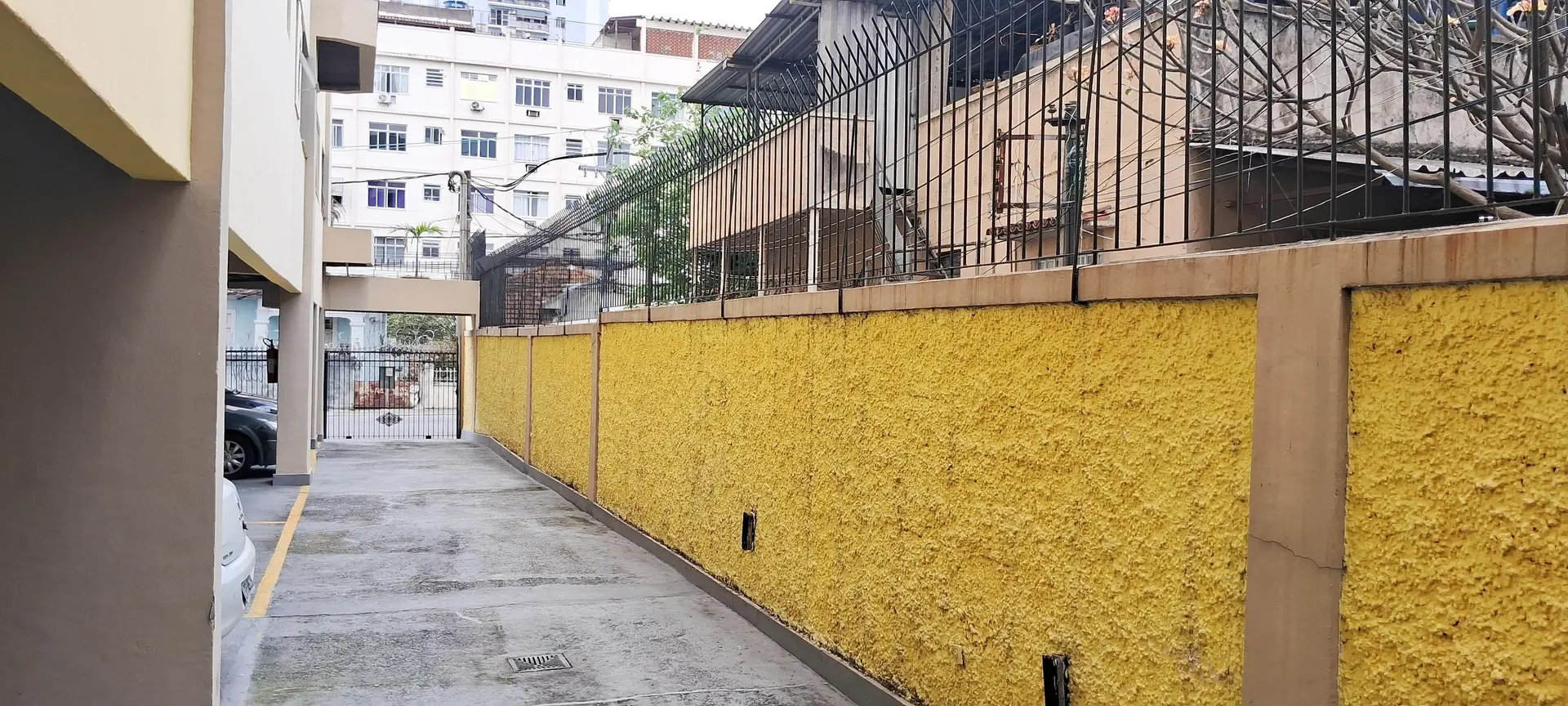 Квартира з 2 спальнями та робочим місцем — photo 31