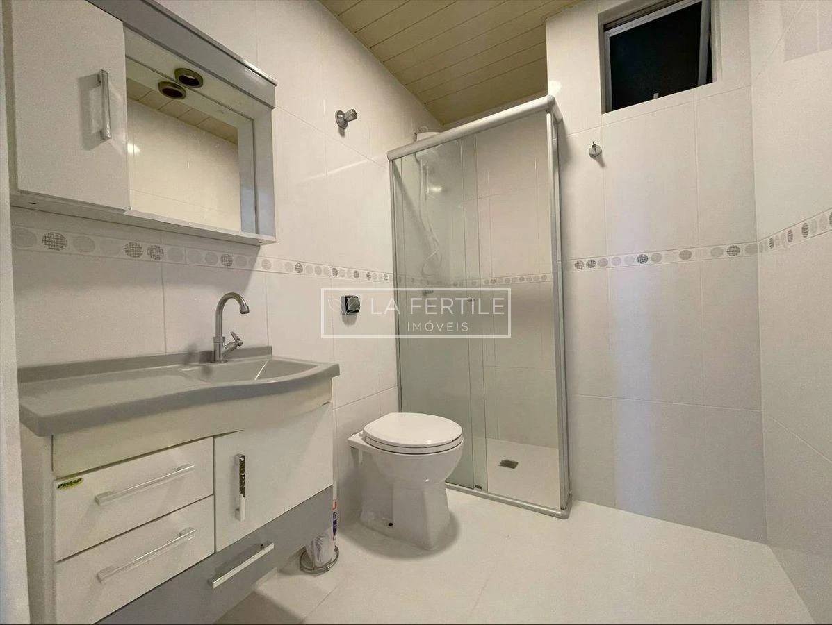 Furnished apartment, 55 m², with wood or laminate floors — photo 22