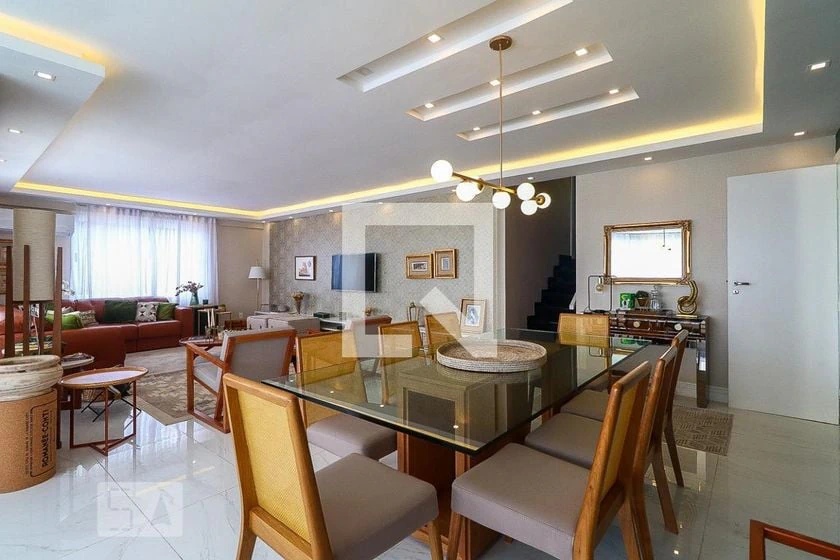 House, 450 m², with a private pool — photo 9