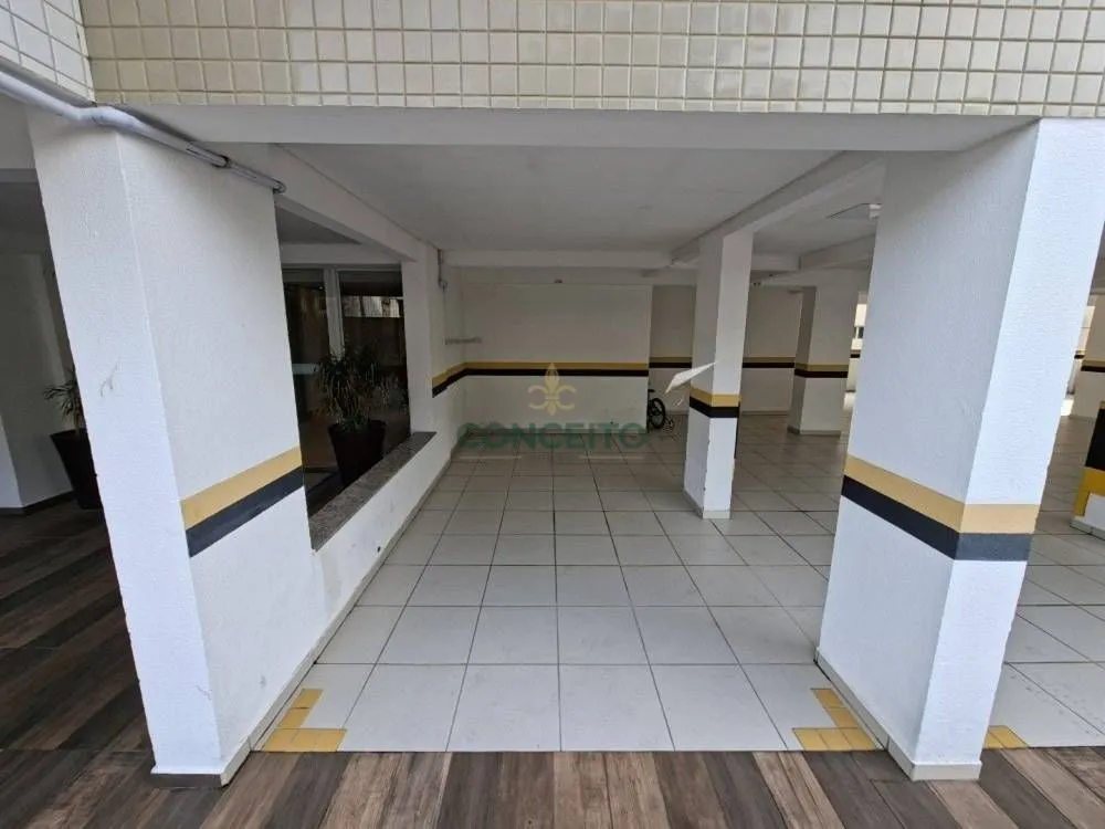 3-bedroom apartment in a building with a gym — photo 33