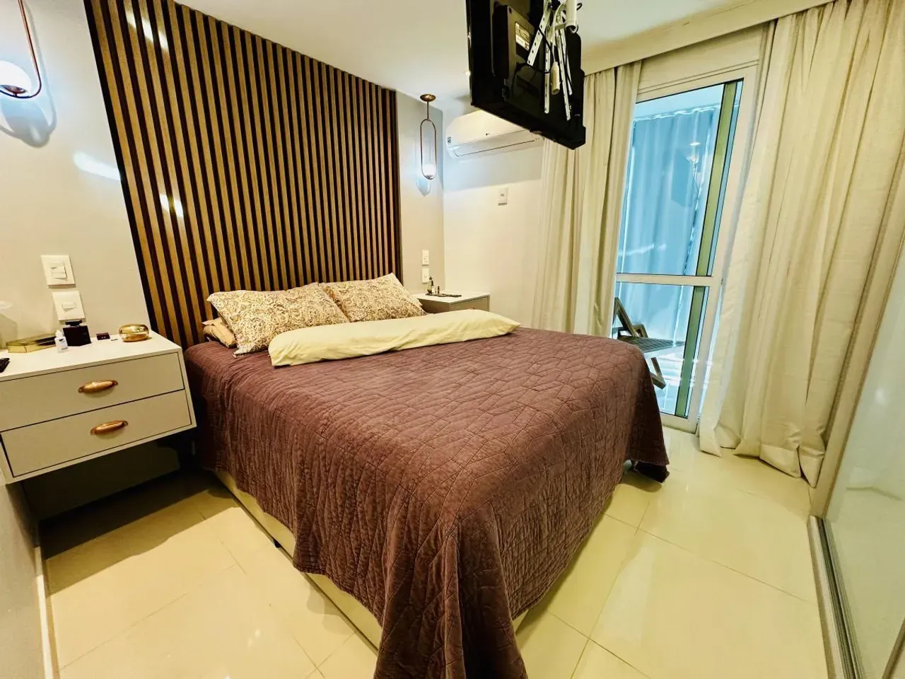 Furnished apartment, 198 m², with floor-to-ceiling windows — photo 52