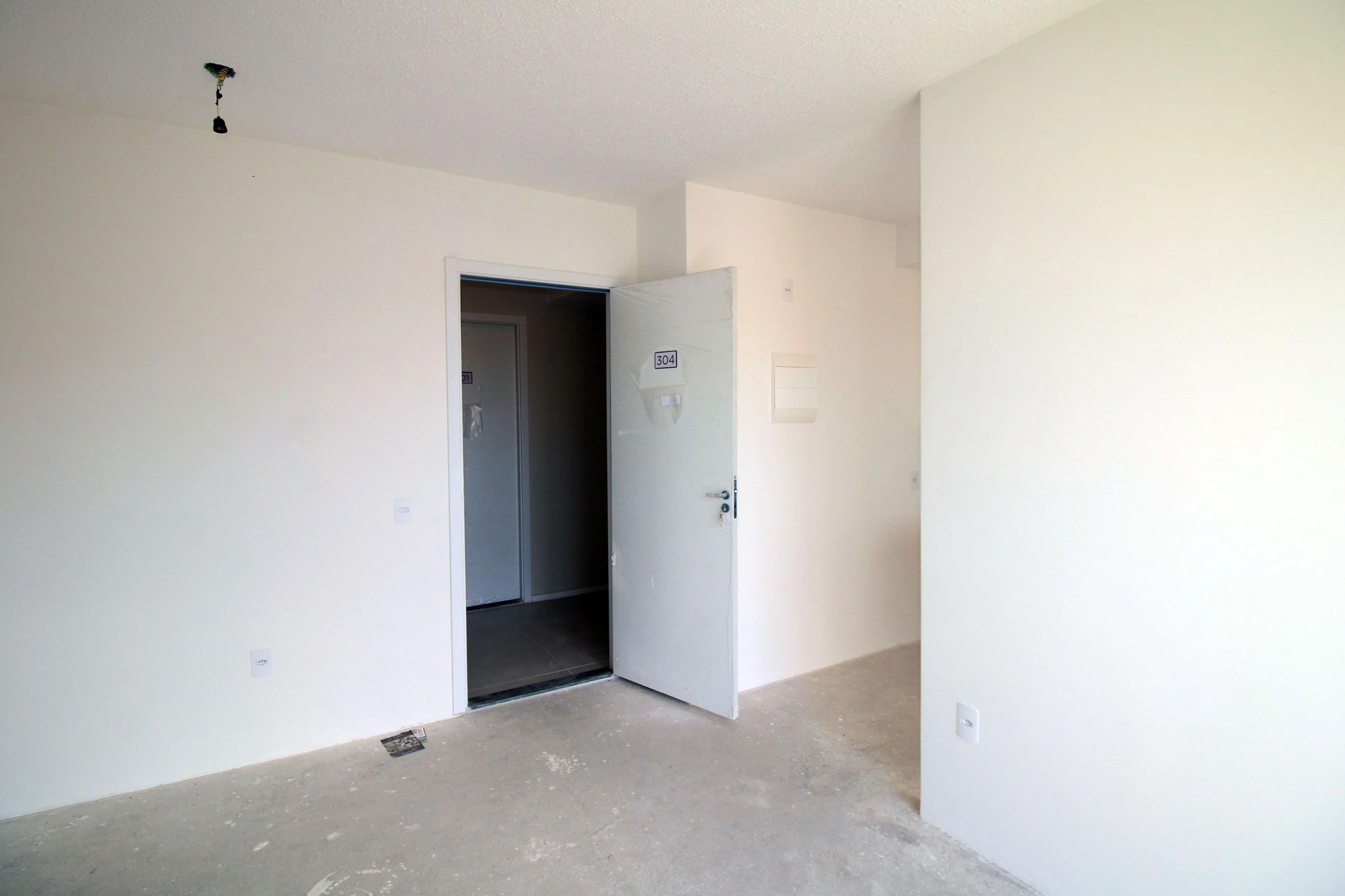 2-bedroom apartment in a building with a gym — photo 43