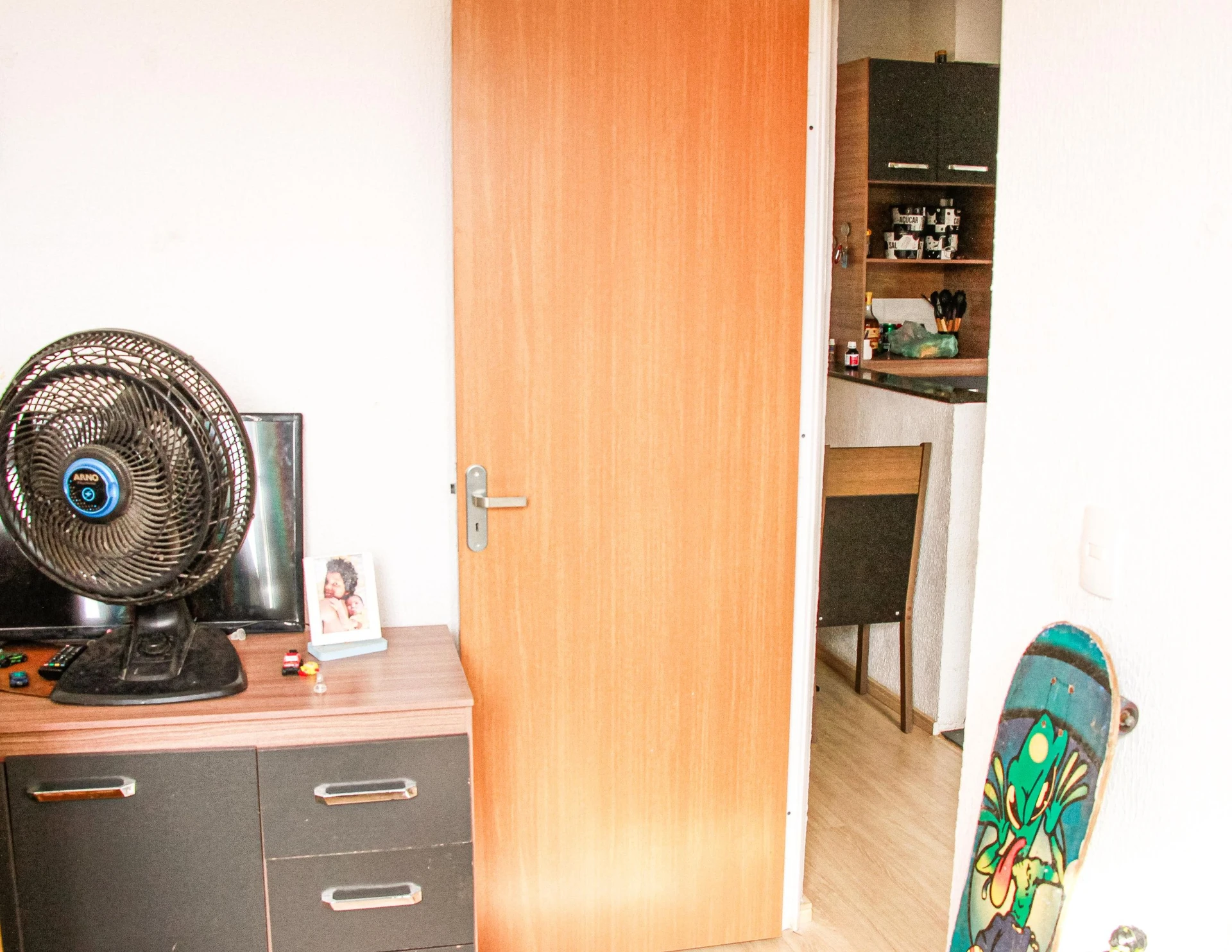 Furnished 2-bedroom apartment with open-plan kitchen — photo 13