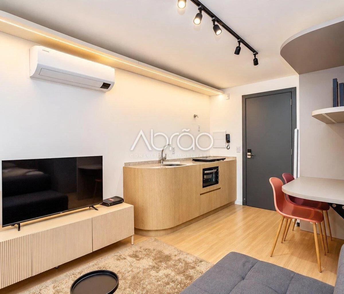 Studio mobiliado, 28 m², com janelas do piso ao teto — photo 20