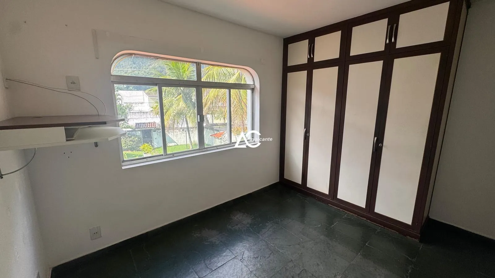 Furnished duplex house with 4 bedrooms and 600 m² — photo 65