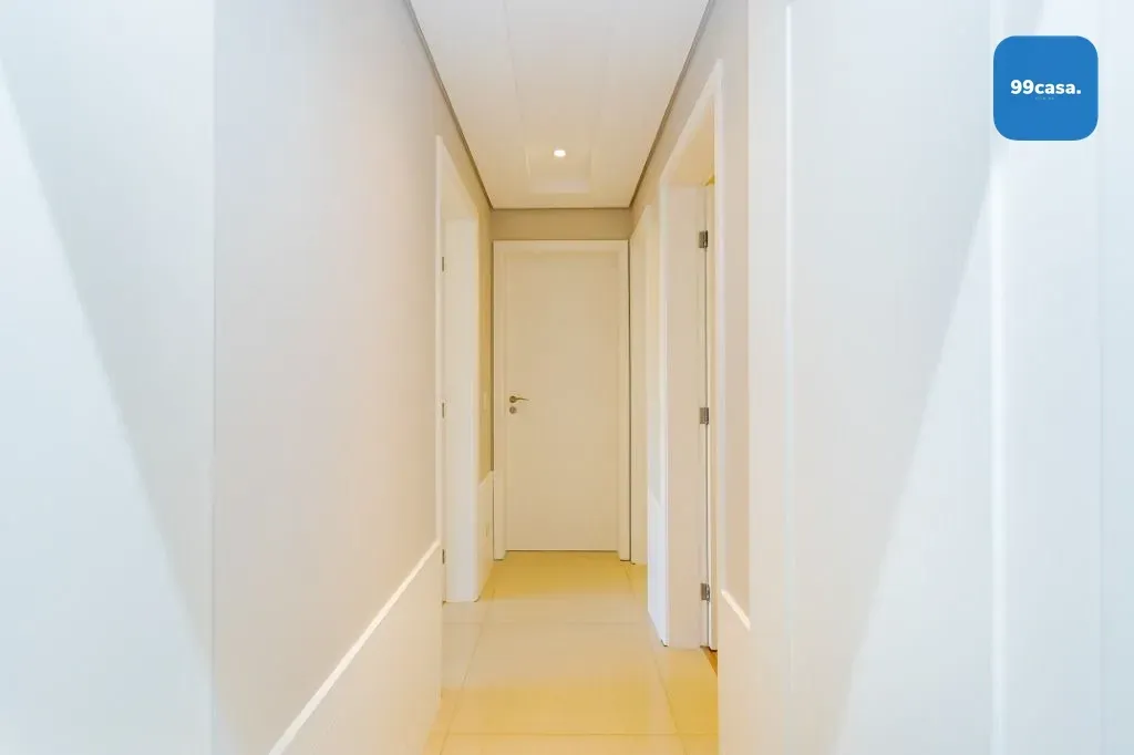 3-bedroom apartment with a home office — photo 31