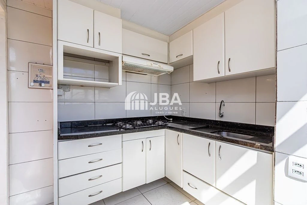 Wood or laminate floors in a 3-bedroom apartment, 78 m² — photo 9