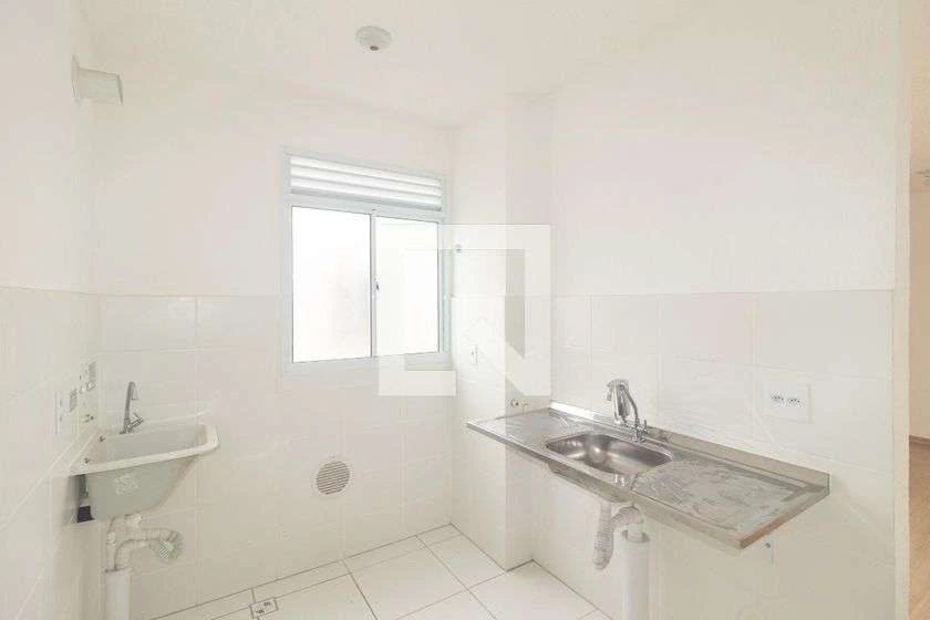 46 m² apartment with a closed-off kitchen and parking — photo 2