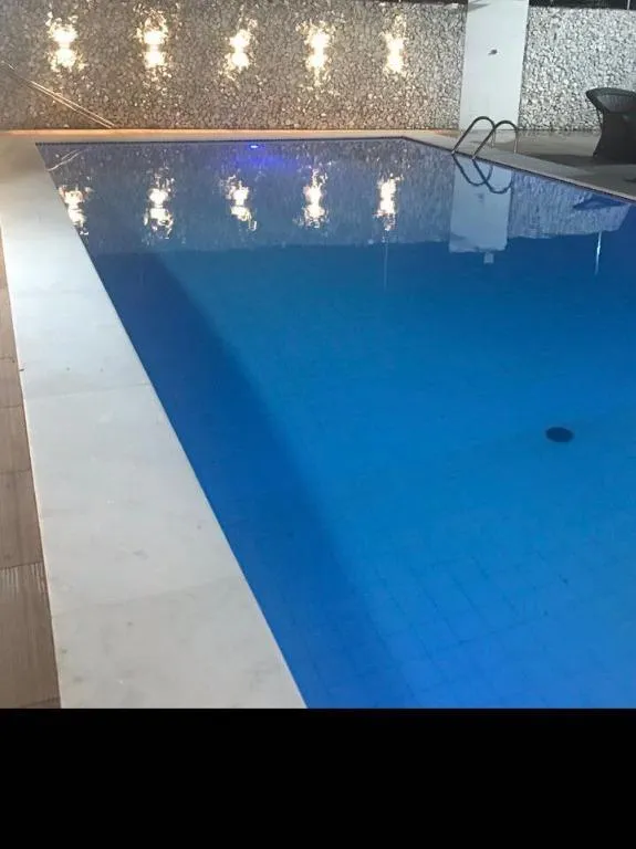 Furnished 6-bedroom house with pool and private garden — photo 19