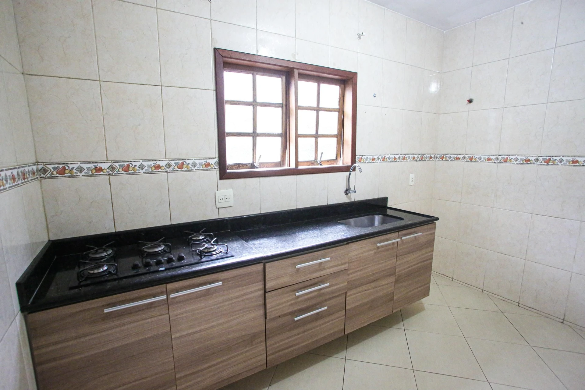 4-bedroom house with a bathtub in Rio de Janeiro — photo 23