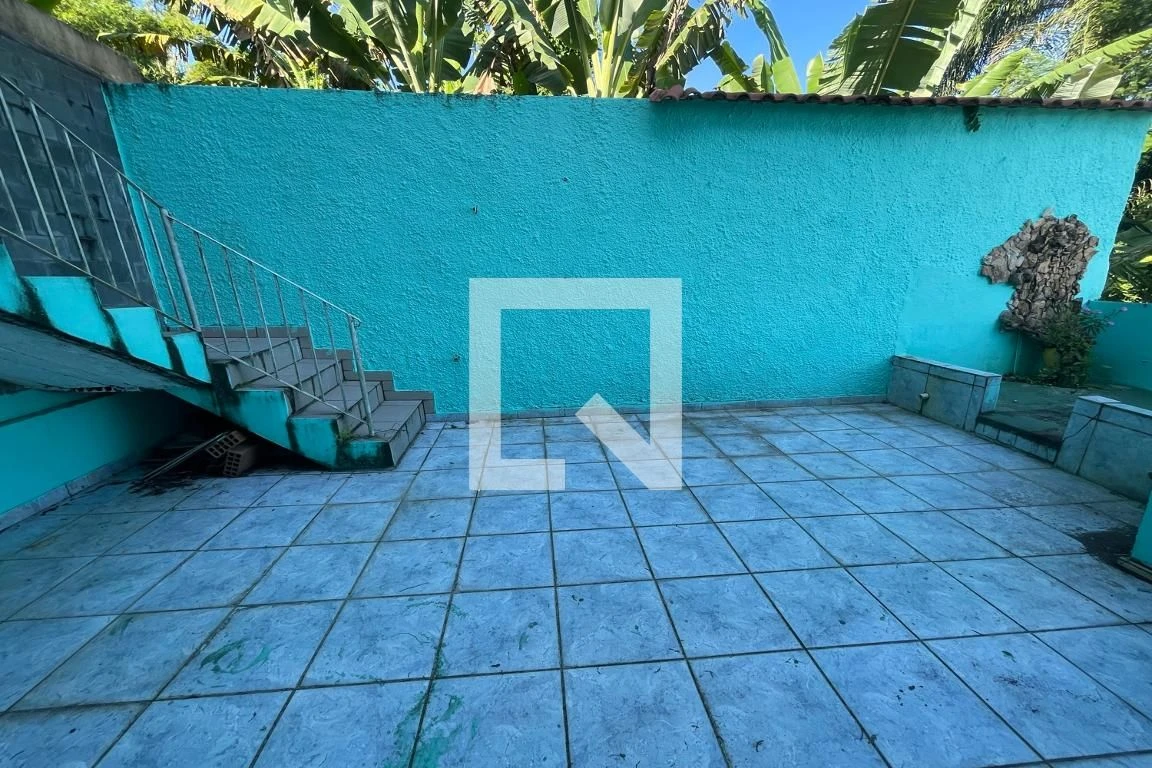 Casa para alugar com 4 quartos, varanda e quintal — photo 29