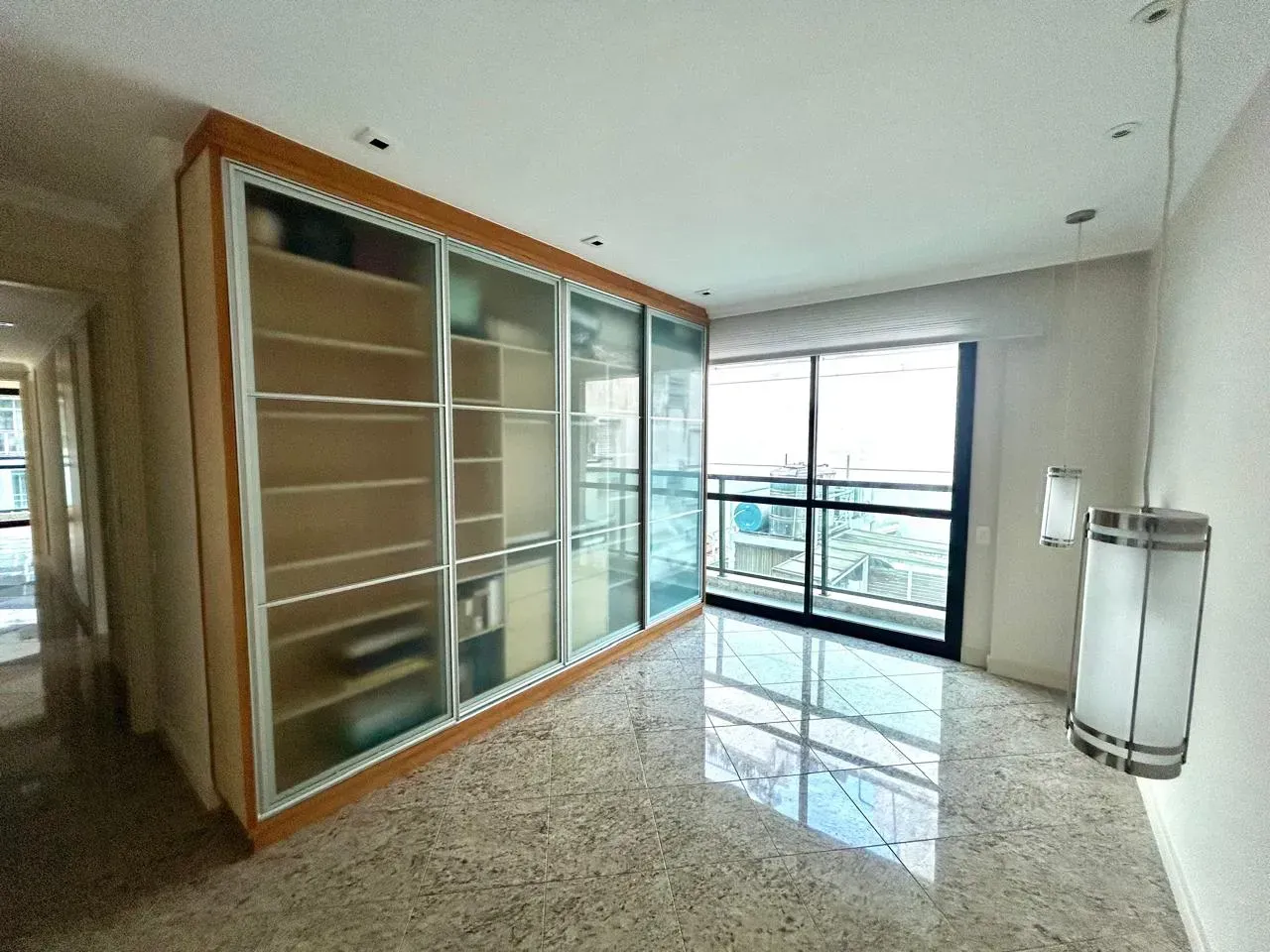 165 m² apartment with 4 bedrooms and 4 bathrooms — photo 4