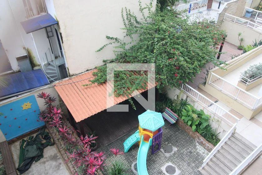 2-bedroom apartment in a building with a pool — photo 37