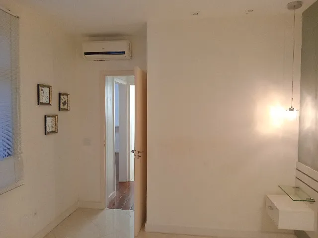 60 m² apartment with a walk-in closet and a home office — photo 8